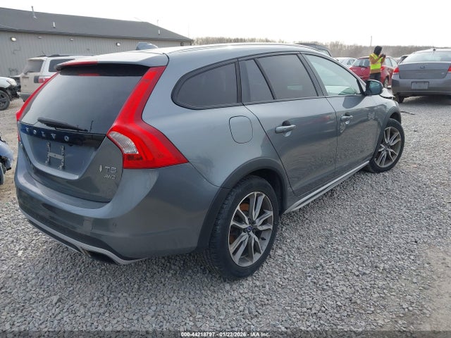 2017 VOLVO V60 CROSS COUNTRY YV440MWK7H1023845 Photo 3