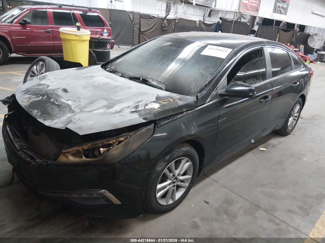 Hyundai SONATA SE 2015 5NPE24AF2FH206992 Image 2