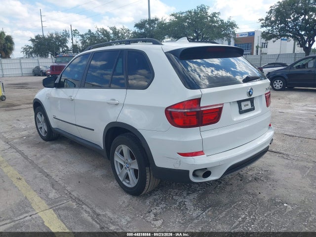 2013 BMW X5 5UXZV4C51D0E07341 Photo 2