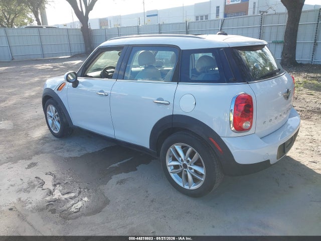 2014 MINI COUNTRYMAN WMWZB3C53EWR40773 Photo 2