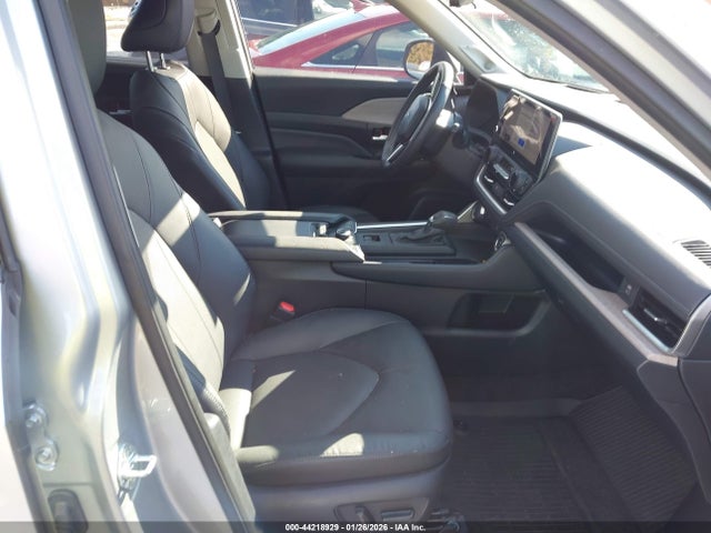 Toyota Grand Highlander Platinum 2024 5TDAAAB51RS052019 Image 5