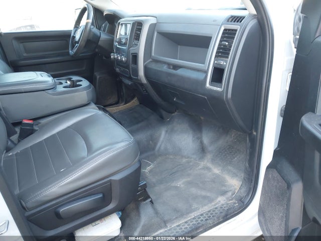 1C6RR6ST7KS637733 RAM 1500 Classic Tradesman 4x2 6&#039;4 Box