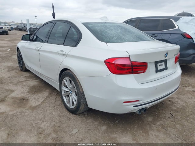 2016 BMW 328I WBA8E9C51GK648572 Photo 2