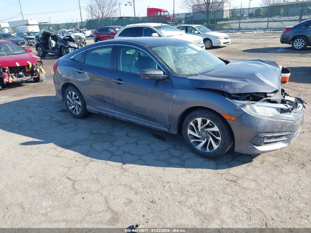 2017 2HGFC2F73HH574277 main image