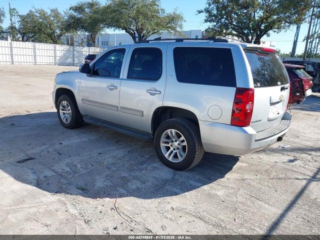 2011 CHEVROLET TAHOE 1GNSKBE07BR377258 Photo 2