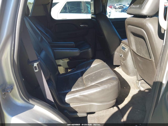 2011 CHEVROLET TAHOE 1GNSKBE07BR377258 Photo 7