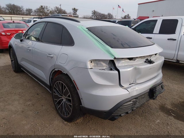 2024 PORSCHE MACAN ELECTRIC WP1AA2XA3RL001288 Photo 2