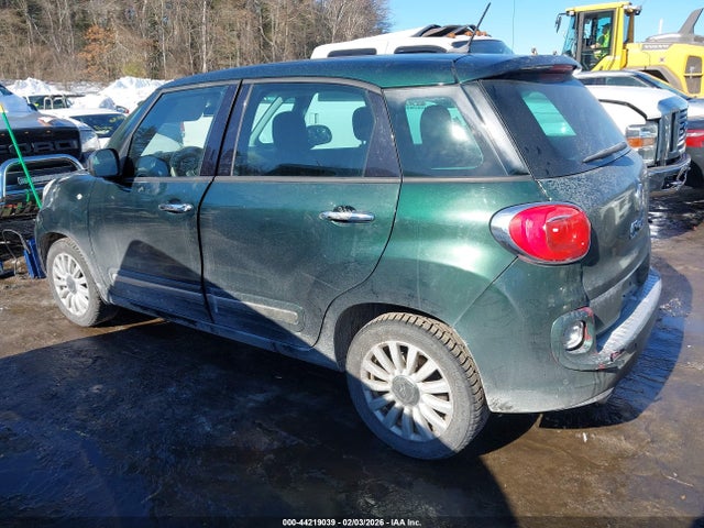 2015 FIAT 500L ZFBCFACH3FZ032211 Photo 2