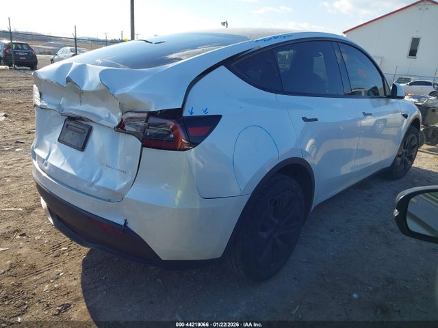 2024 TESLA MODEL Y 7SAYGDEE2RA323152 Photo 3