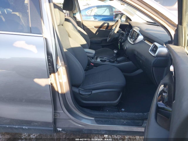 5XYPGDA38KG529820 KIA Sorento 2.4l Lx