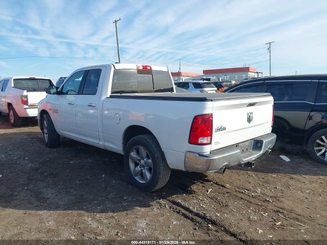 2015 RAM 1500 1C6RR6GT0FS754570 Photo 2