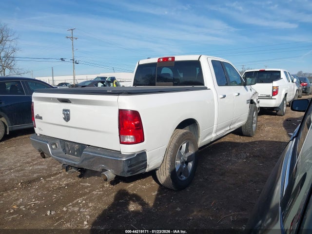 2015 RAM 1500 1C6RR6GT0FS754570 Photo 3