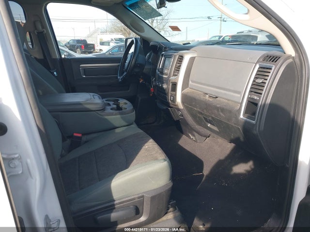 2015 RAM 1500 1C6RR6GT0FS754570 Photo 4
