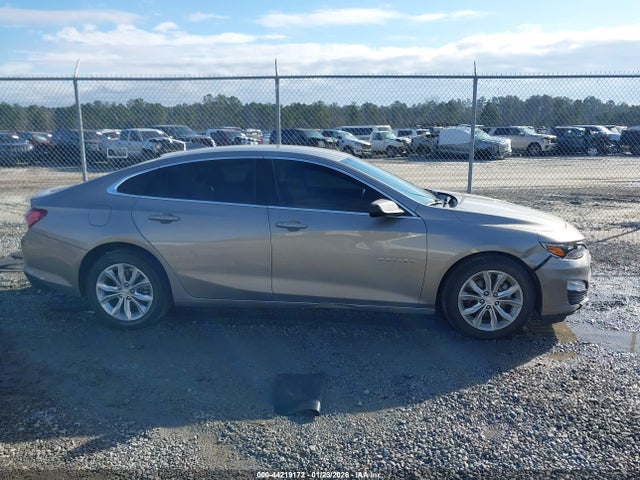 1G1ZD5ST5NF161585 Chevrolet Malibu Fwd Lt