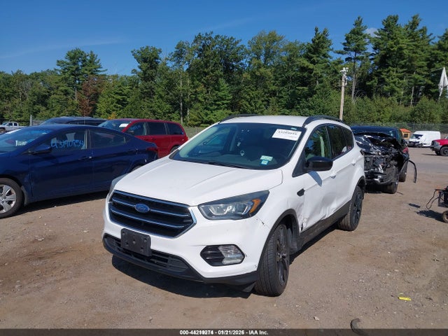 Ford ESCAPE SE 2017 1FMCU9GD6HUC41673 Image 2