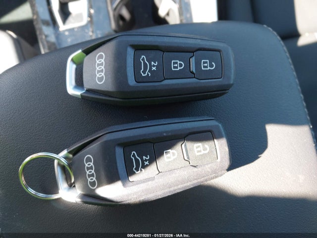 2025 Audi All-new Q5 Premium Tfsi Quattro S Tronic მანქანა იყიდება აუქციონზე, vin: WA11AAGU5S2047896, აუქციონის ნომერი: 44219281