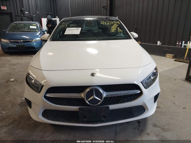 2019 Mercedes-benz A 220 4matic მანქანა იყიდება აუქციონზე, vin: WDD3G4FB6KW023684, აუქციონის ნომერი: 44219299