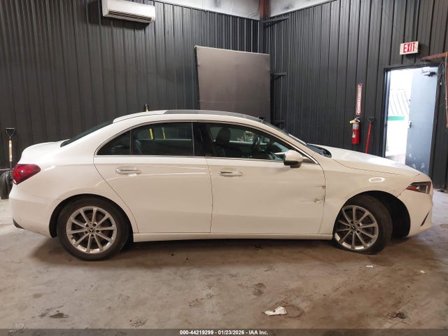 2019 Mercedes-benz A 220 4matic მანქანა იყიდება აუქციონზე, vin: WDD3G4FB6KW023684, აუქციონის ნომერი: 44219299