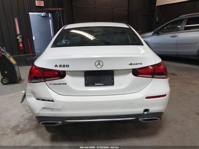 2019 Mercedes-benz A 220 4matic მანქანა იყიდება აუქციონზე, vin: WDD3G4FB6KW023684, აუქციონის ნომერი: 44219299
