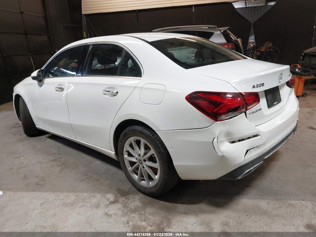 2019 Mercedes-benz A 220 4matic მანქანა იყიდება აუქციონზე, vin: WDD3G4FB6KW023684, აუქციონის ნომერი: 44219299
