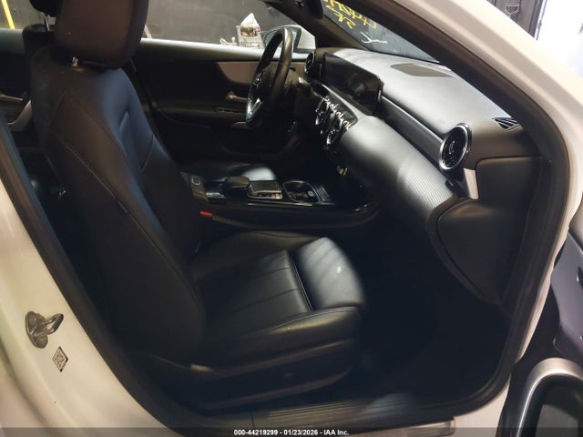 2019 Mercedes-benz A 220 4matic მანქანა იყიდება აუქციონზე, vin: WDD3G4FB6KW023684, აუქციონის ნომერი: 44219299