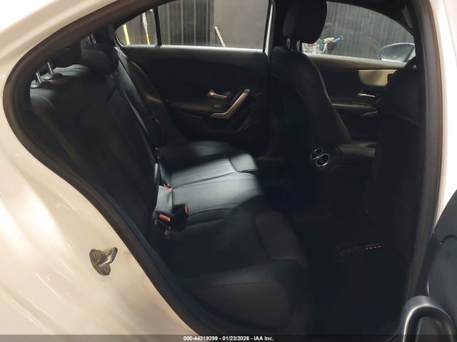 2019 Mercedes-benz A 220 4matic მანქანა იყიდება აუქციონზე, vin: WDD3G4FB6KW023684, აუქციონის ნომერი: 44219299