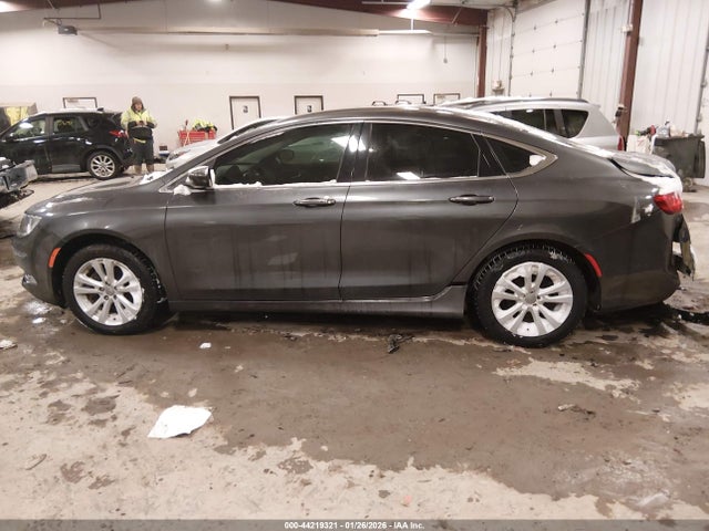 Продажа на аукционе авто 2016 Chrysler 200 Limited, vin: 1C3CCCAB1GN111678, номер лота: 44219321