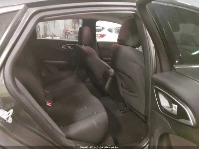 Продажа на аукционе авто 2016 Chrysler 200 Limited, vin: 1C3CCCAB1GN111678, номер лота: 44219321