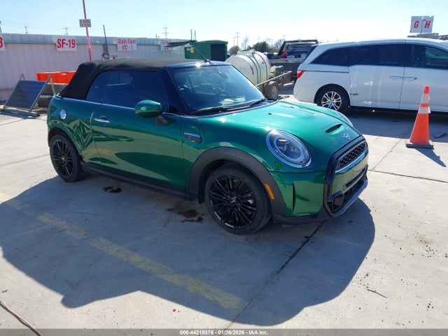 2024 MINI CONVERTIBLE WMW43DL02R3R34441 Photo 0
