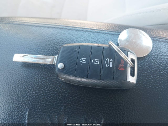 5XXGM4A79FG391789 KIA Optima Lx