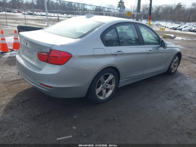 2014 BMW 320I WBA3B1G59ENT00528 Photo 3