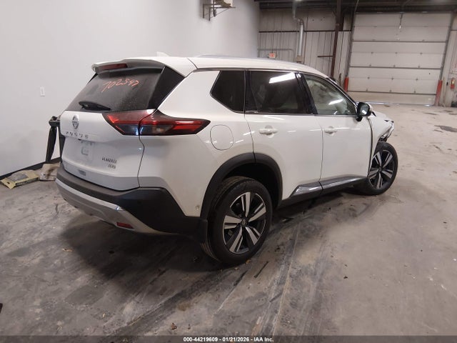 2021 NISSAN ROGUE JN8BT3DDXMW475130 Photo 3