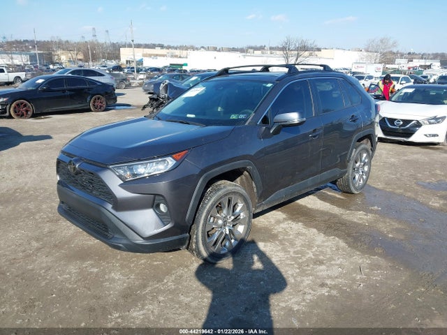 2T3A1RFV9MW227083 Toyota Rav4 Xle Premium