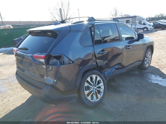2T3A1RFV9MW227083 Toyota Rav4 Xle Premium