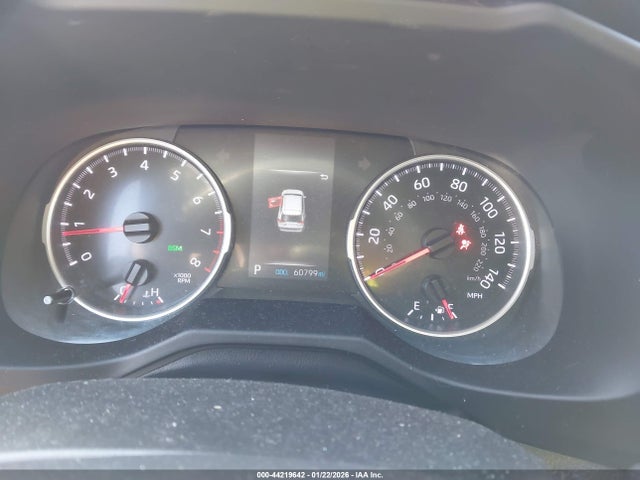 2T3A1RFV9MW227083 Toyota Rav4 Xle Premium