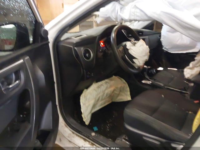 Продажа на аукционе авто 2018 Toyota Corolla Le, vin: 5YFBURHE7JP833819, номер лота: 44219644
