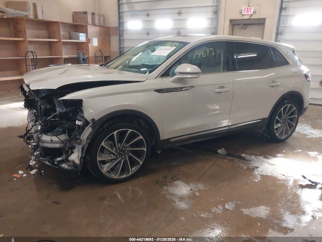 2023 LINCOLN NAUTILUS 2LMPJ8KP6PBL08366 Photo 1