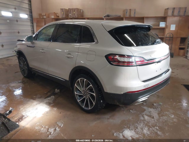 2023 LINCOLN NAUTILUS 2LMPJ8KP6PBL08366 Photo 2