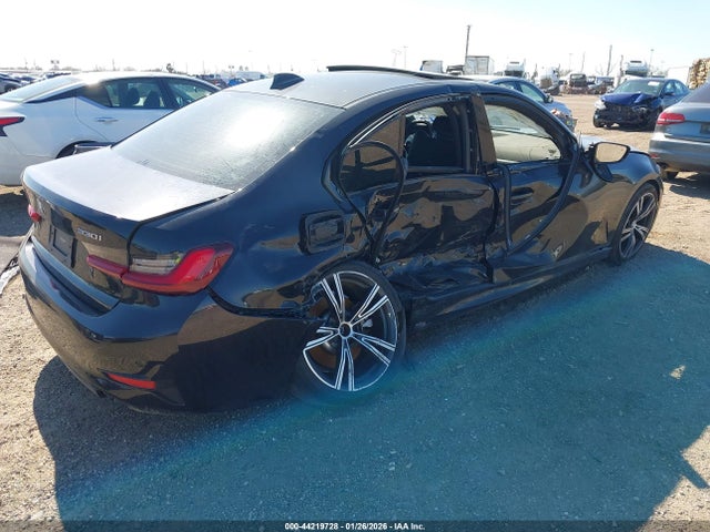 2022 BMW 330I 3MW5R7J07N8C67066 Photo 3