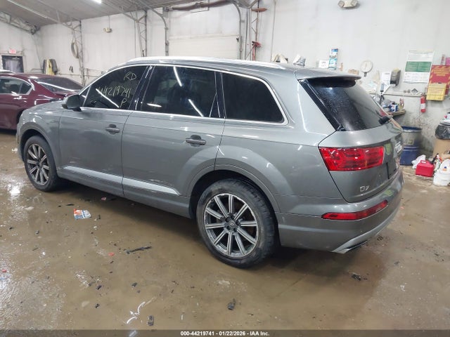 2017 AUDI Q7 WA1LAAF78HD051393 Photo 2