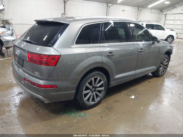 2017 AUDI Q7 WA1LAAF78HD051393 Photo 3