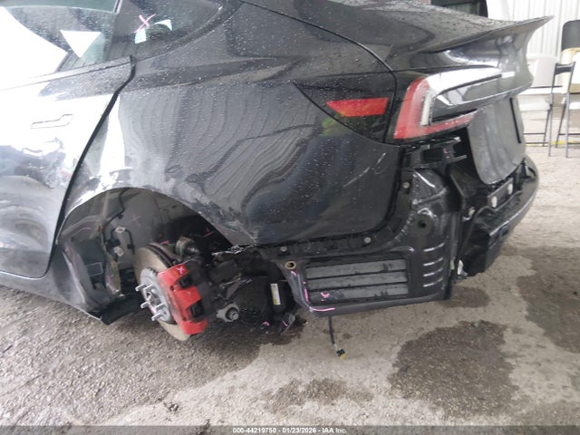 Продажа на аукционе авто 2025 Tesla Model 3 Performance All-wheel Drive, vin: 5YJ3E1ET3SF999001, номер лота: 44219750