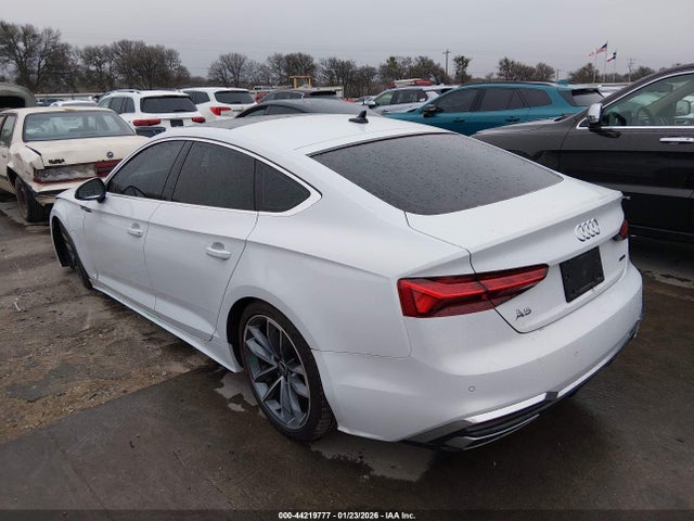 2021 AUDI A5 SPORTBACK WAUFACF53MA043935 Photo 2