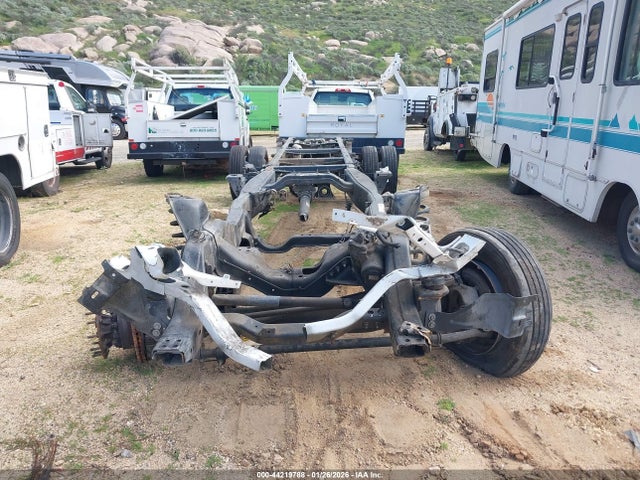 Ford F-550 Chassis Xl 2018 1FDUF5GT6JDA00930 Image 14