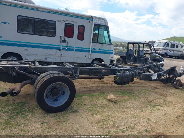Ford F-550 Chassis Xl 2018 1FDUF5GT6JDA00930 Image 15