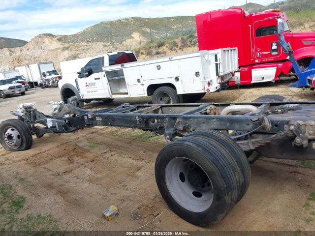 Ford F-550 Chassis Xl 2018 1FDUF5GT6JDA00930 Image 16