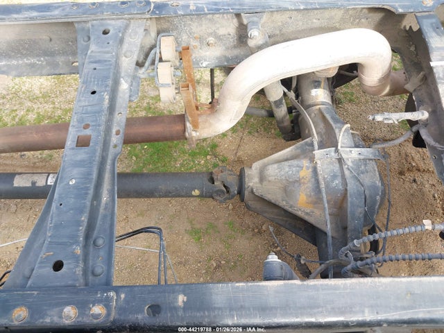 Ford F-550 Chassis Xl 2018 1FDUF5GT6JDA00930 Image 13