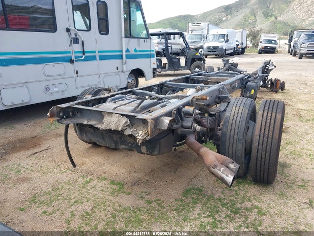Ford F-550 Chassis Xl 2018 1FDUF5GT6JDA00930 Image 4