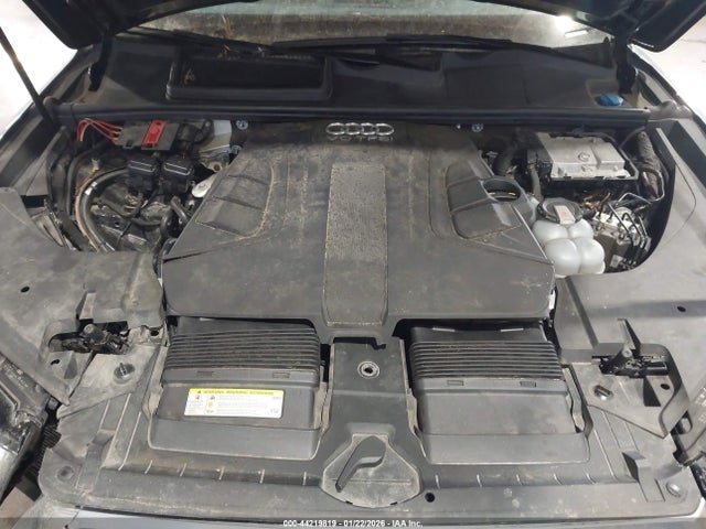 2018 AUDI Q7 WA1LAAF76JD025266 Photo 9