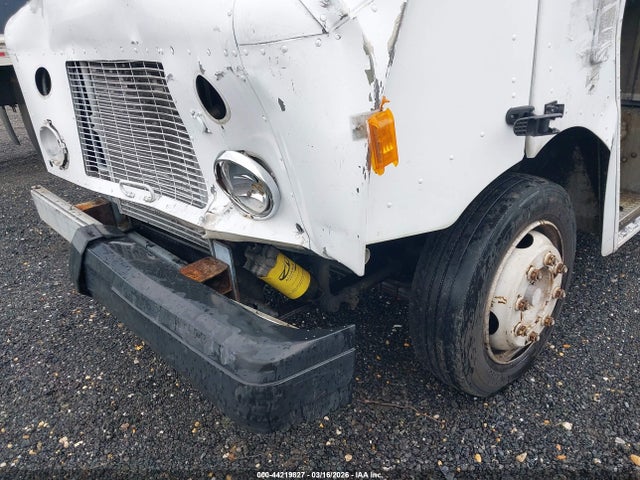 Продаж на аукціоні авто 2004 Freightliner Chassis M Line Walk-in Van, vin: 4UZAANCP74CL86052, номер лоту: 44219827